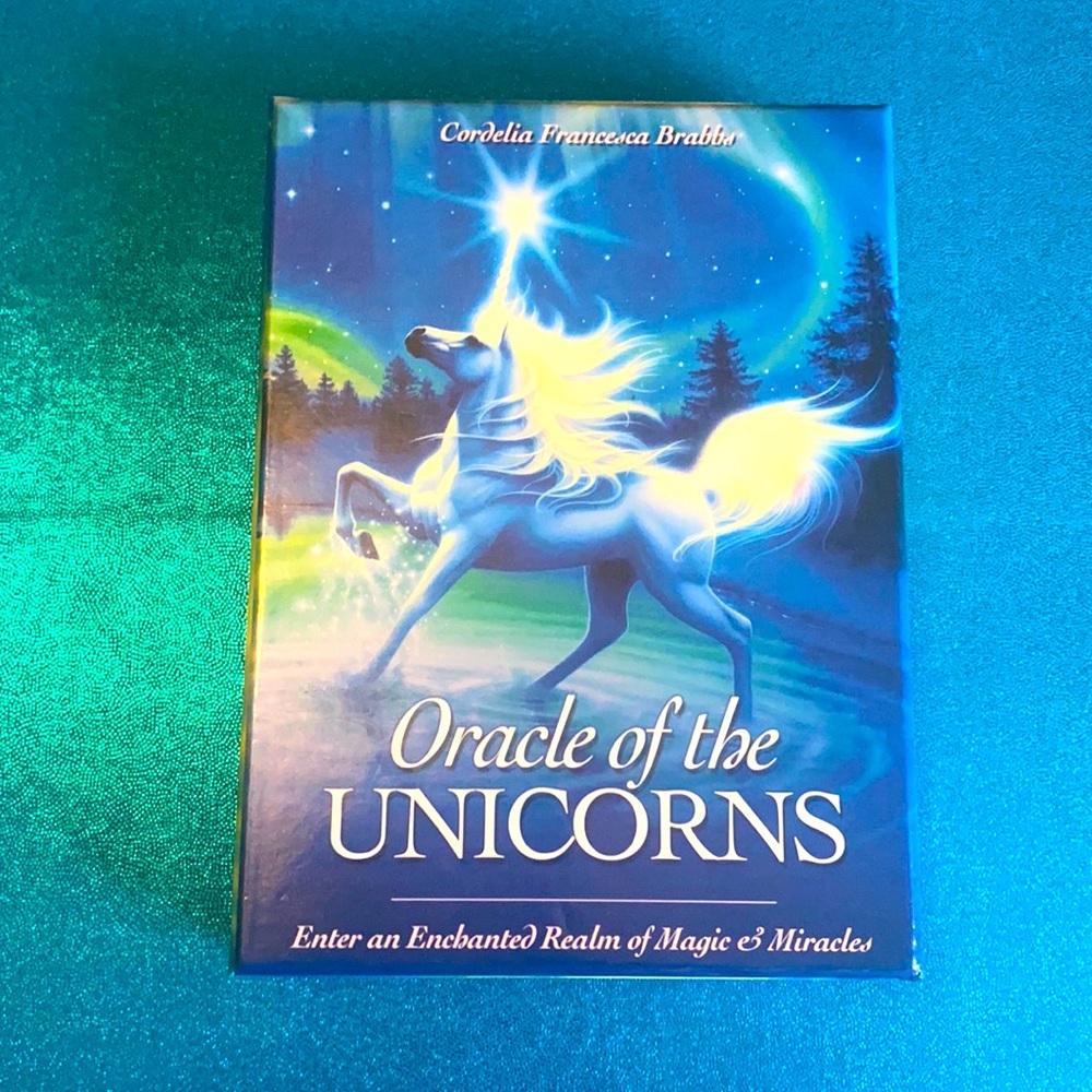 Oracle of the Unicorns deck ! 🦄
